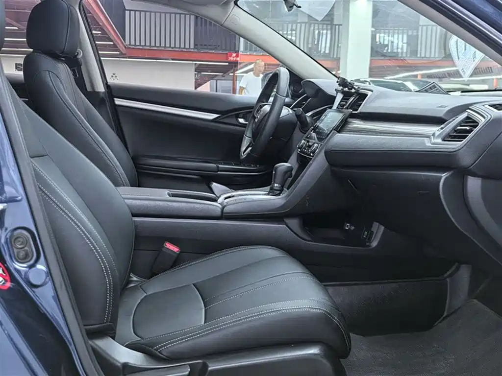 Honda Civic 2020 — фото 11