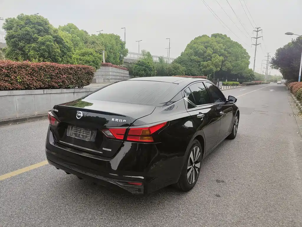 Nissan Teana 2022