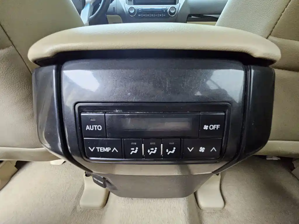 Toyota Prado 2015 — фото 14