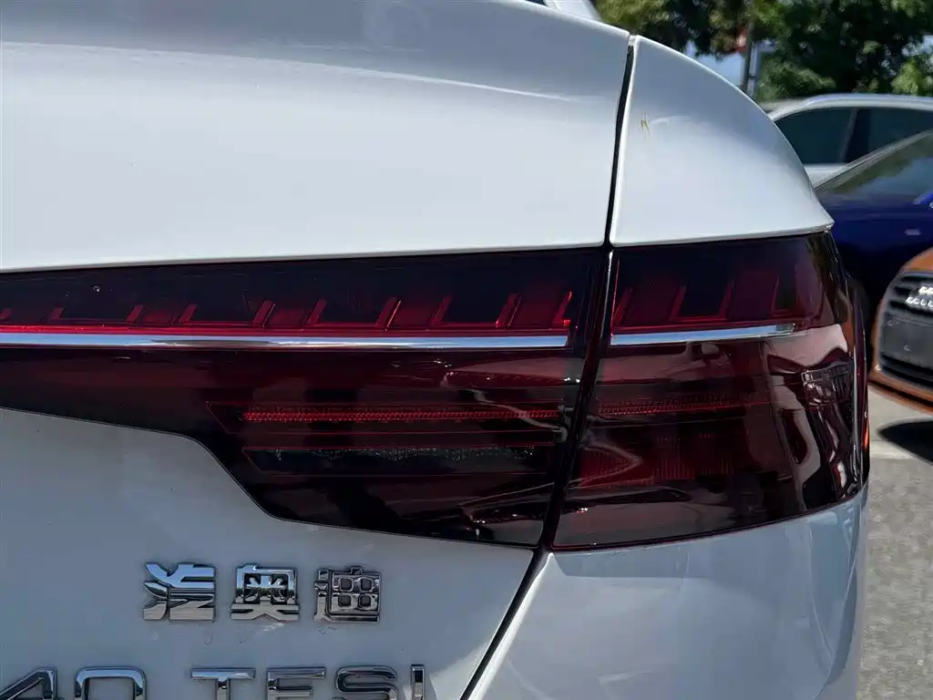 Audi A4L 2022 — фото 18