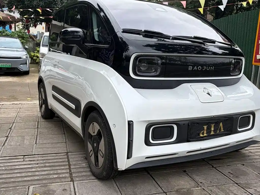 Baojun E300 2020