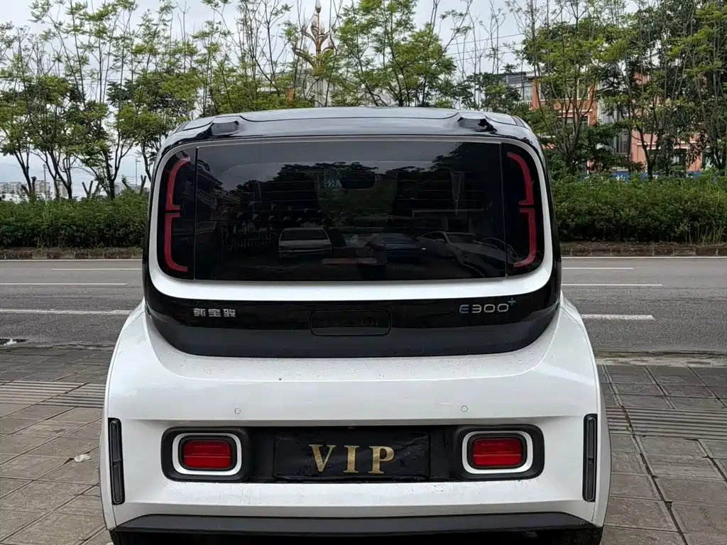 Baojun E300 2020