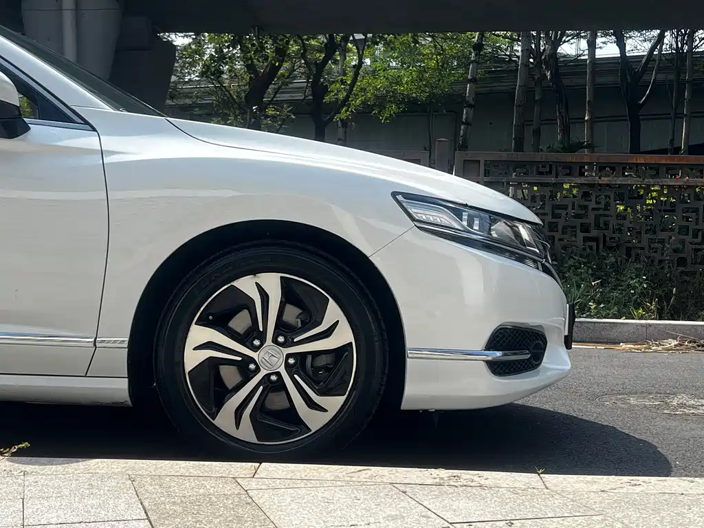 Honda Spirior 2016 — фото 10