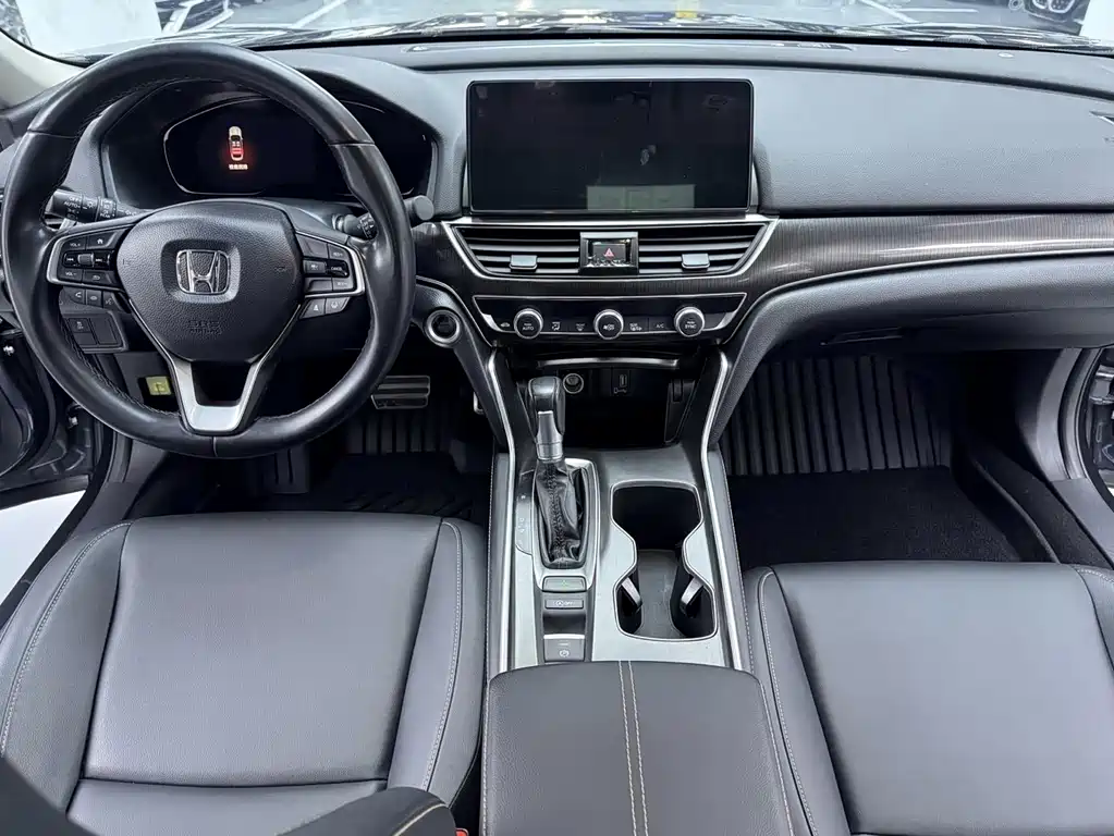 Honda Accord 2022 — фото 10