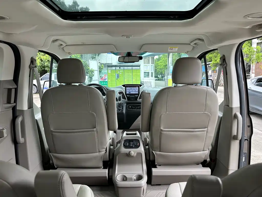 Ford Tourneo 2017 — фото 15