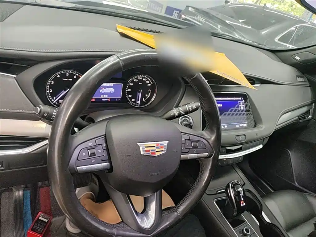 Cadillac XT4 2020 — фото 10