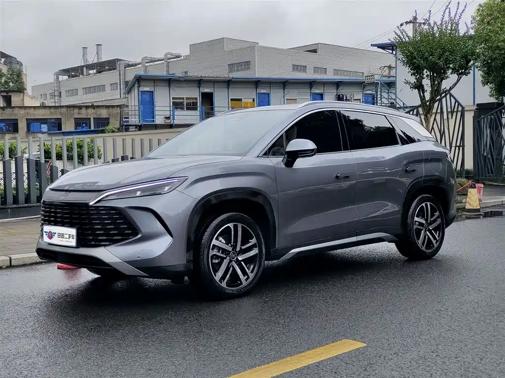 BYD Song L DM-i 2024 — фото 1