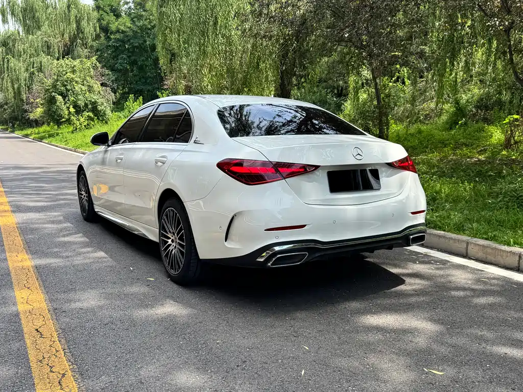 Mercedes-Benz C-Class 2024