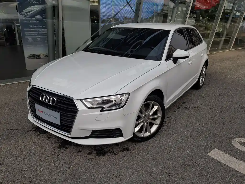 Audi A3 2018 — фото 1