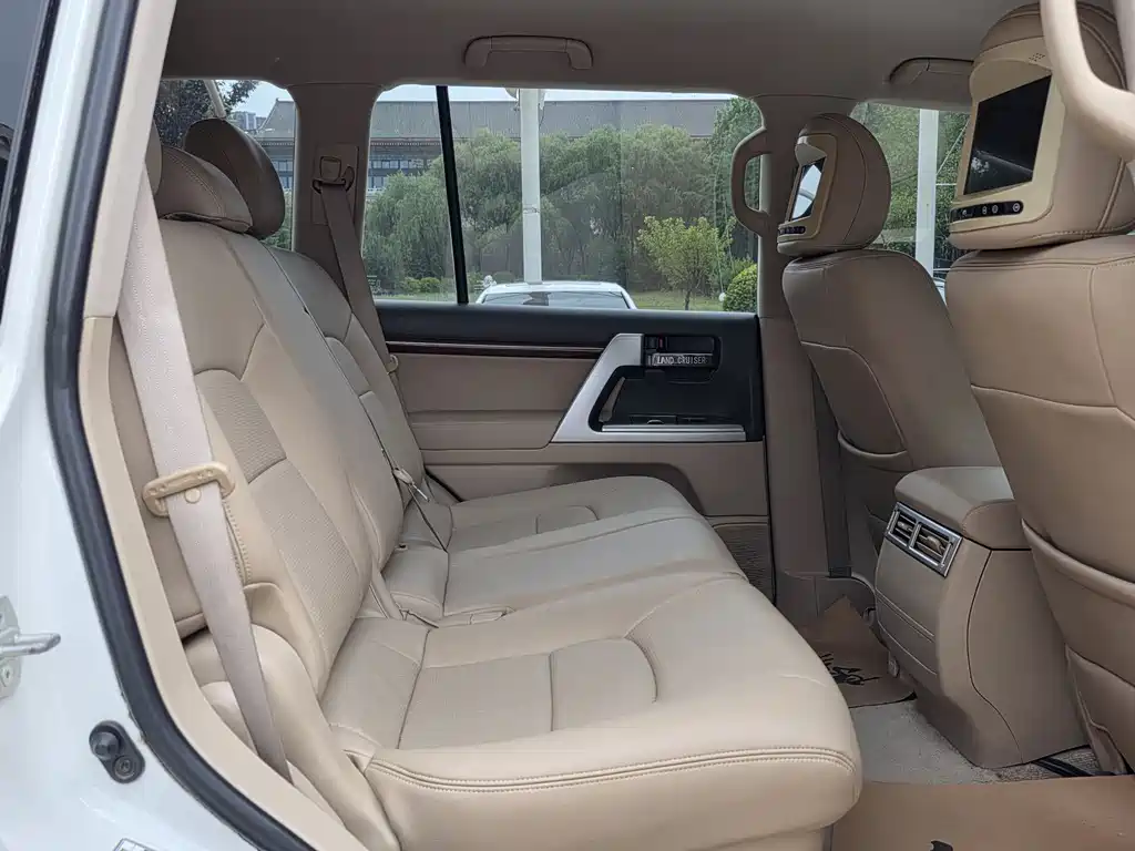 Toyota Land Cruiser 2015 — фото 19