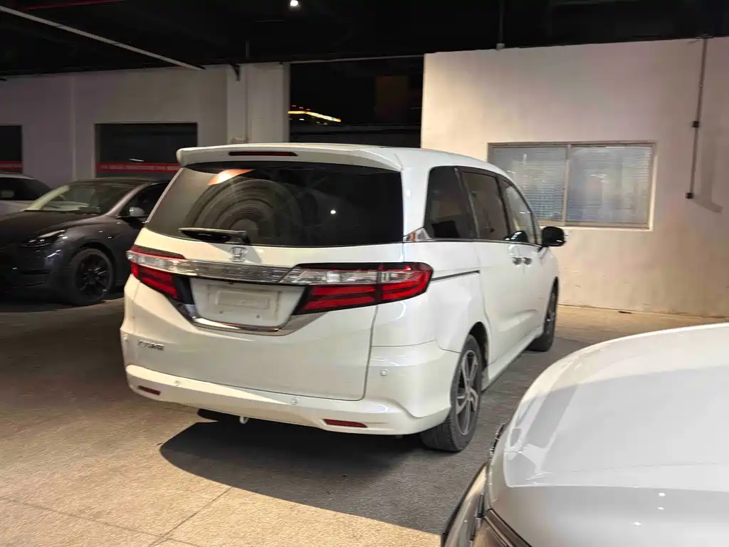 Honda Odyssey 2018 — фото 5