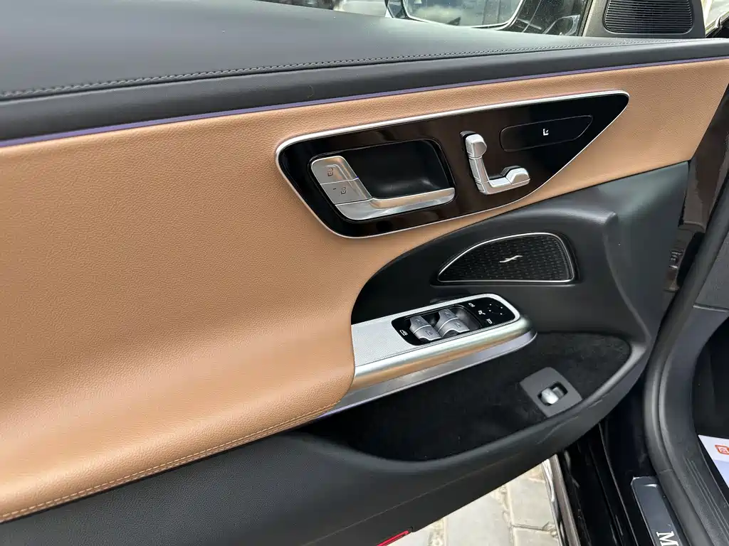 Mercedes-Benz E-Class 2024 — фото 4