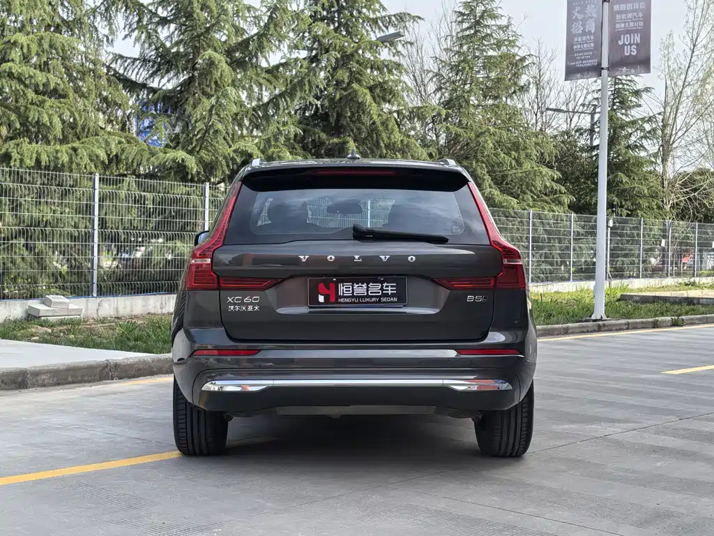 Volvo XC60 2022 — фото 26