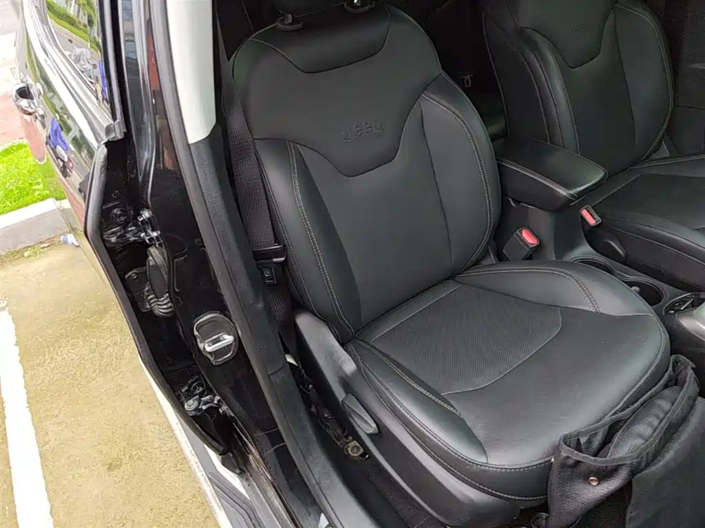 Jeep Compass 2019 — фото 25
