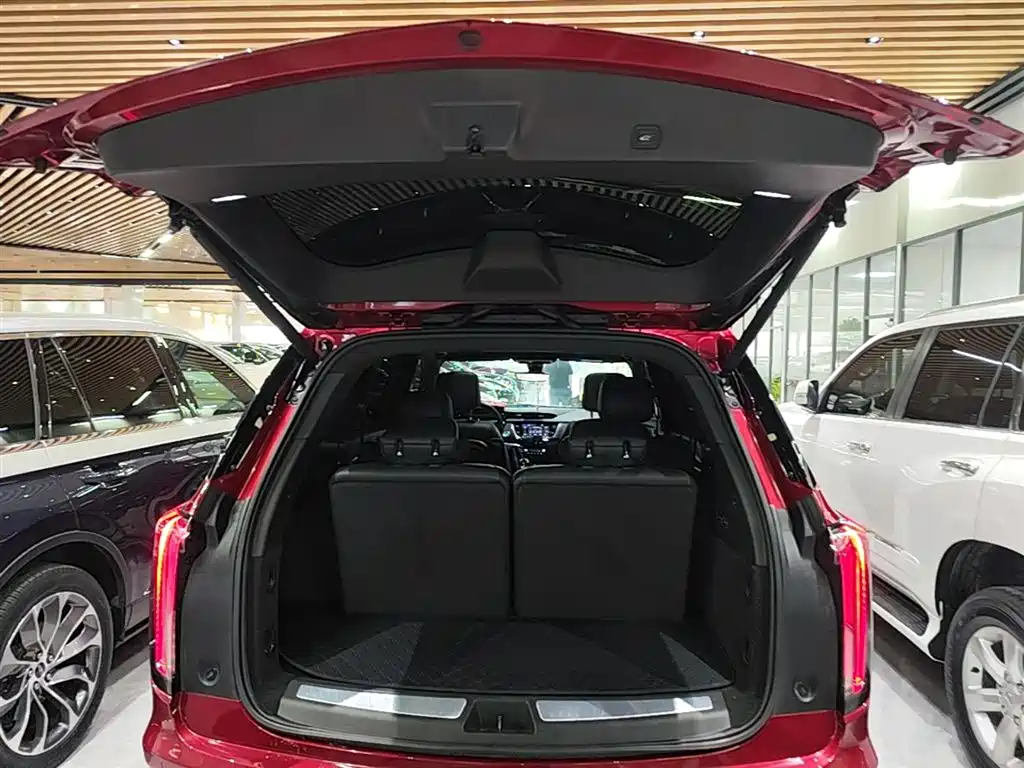 Cadillac XT6 2024 — фото 19