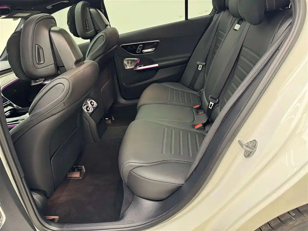 Mercedes-Benz C-Class 2023 — фото 11