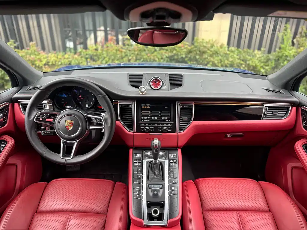 Porsche Macan 2015 — фото 11