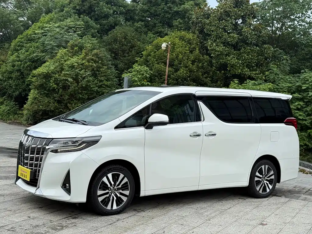 Toyota Alphard 2018 — фото 1
