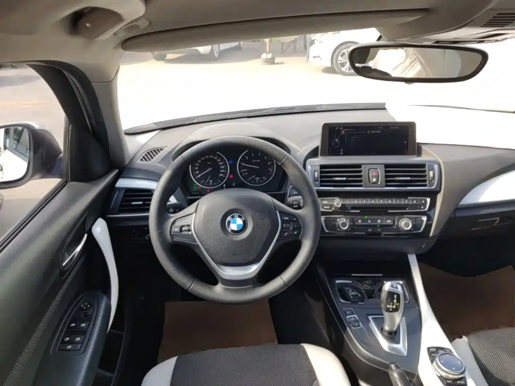 BMW 1 Series 2015 — фото 11