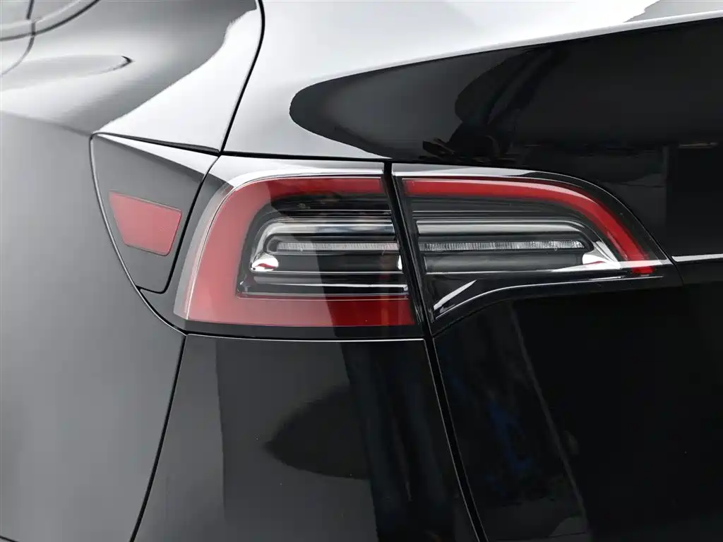 Tesla Model Y 2021 — фото 9