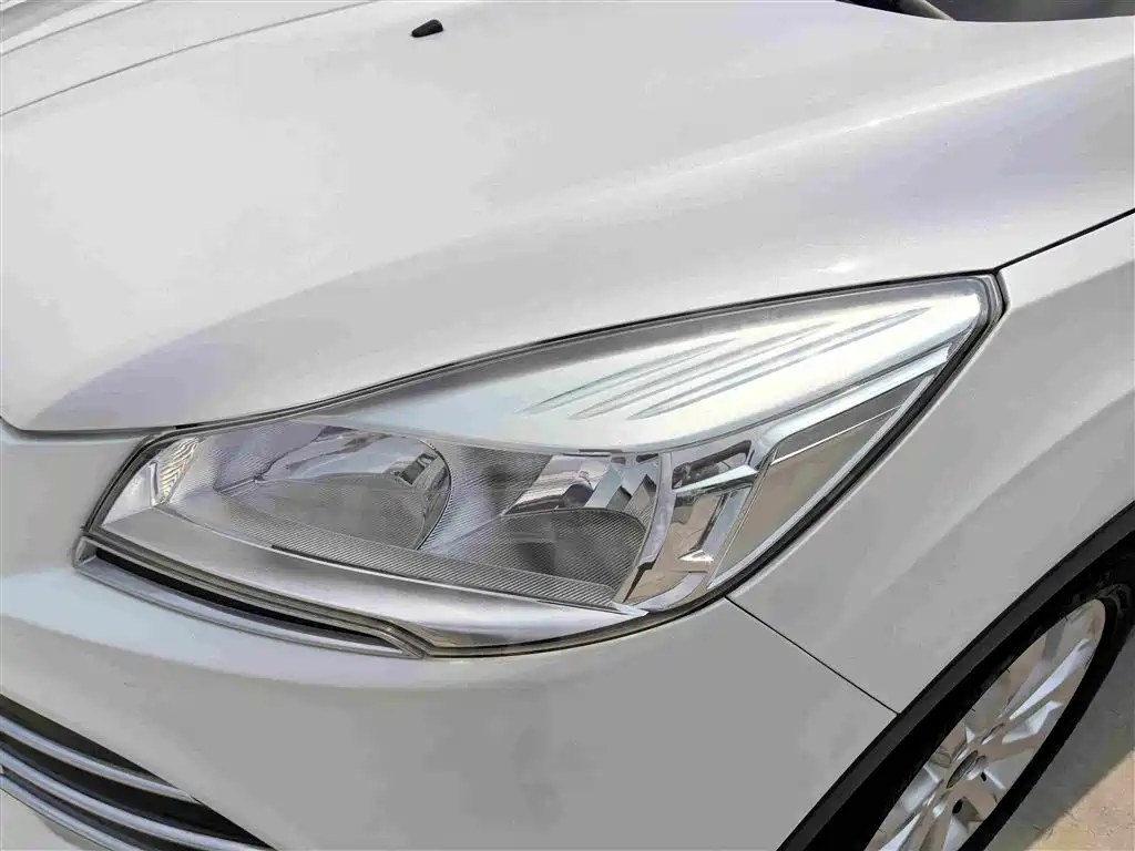 Ford Kuga 2015 — фото 14
