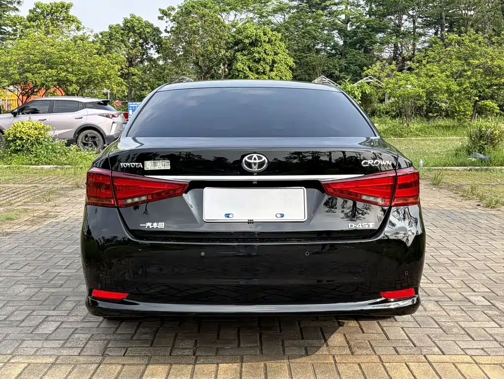 Toyota Crown 2017 — фото 4
