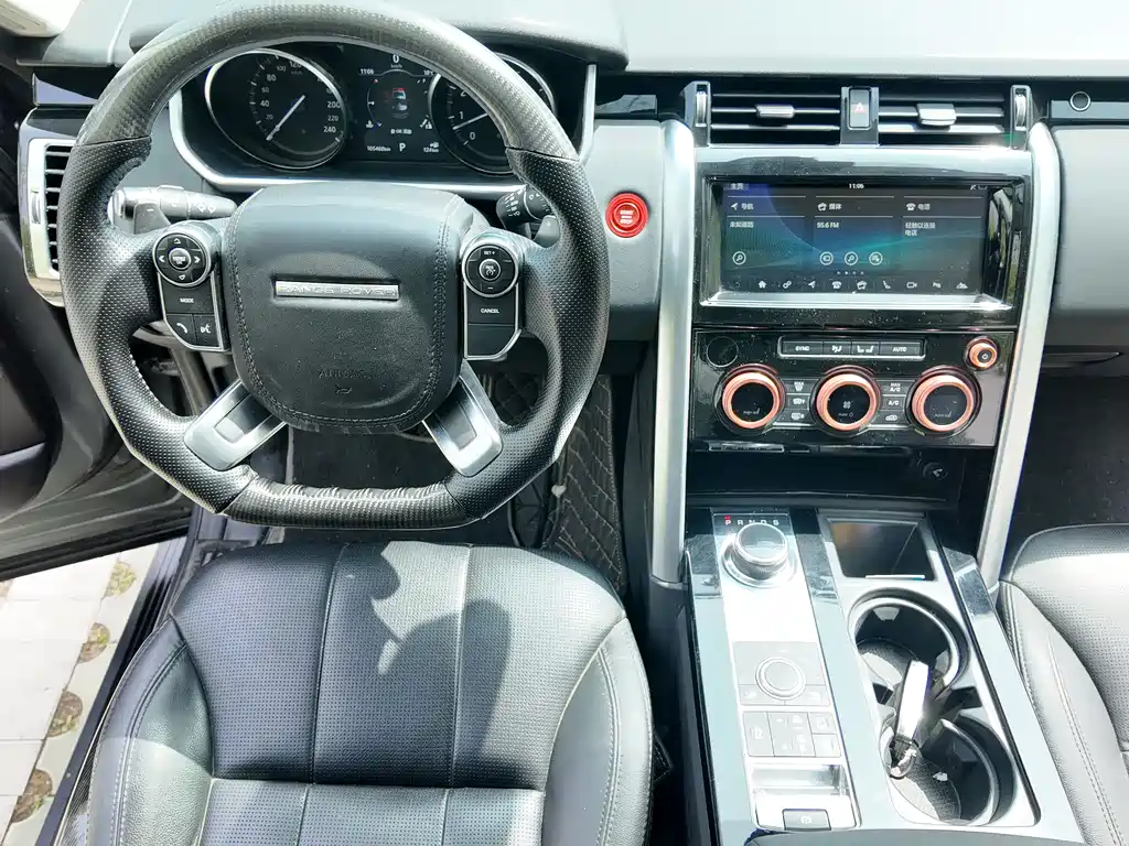 Land Rover Discovery 2018 — фото 12