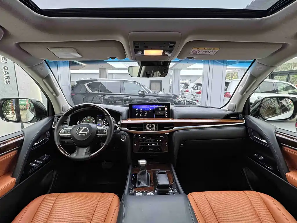 Lexus LX 2017 — фото 15