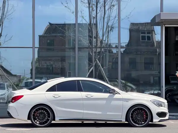 Mercedes-Benz CLA AMG 2015