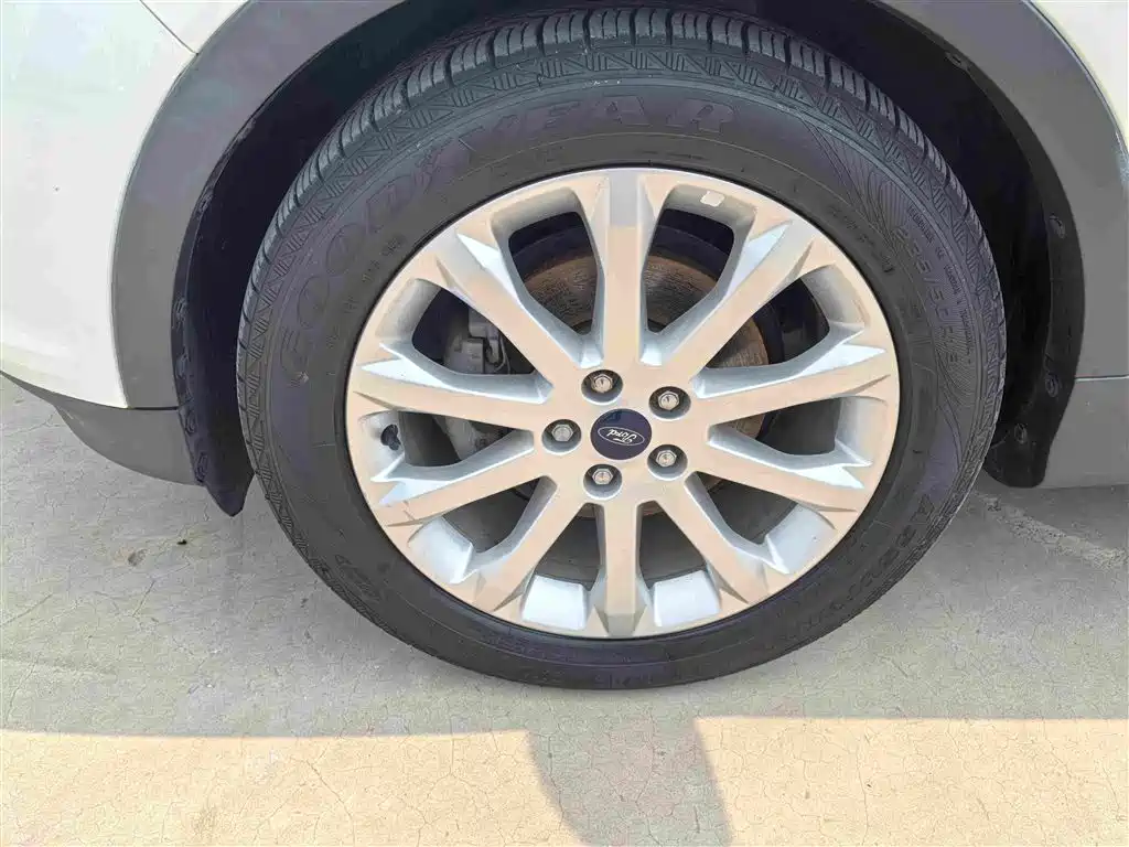Ford Kuga 2015 — фото 16