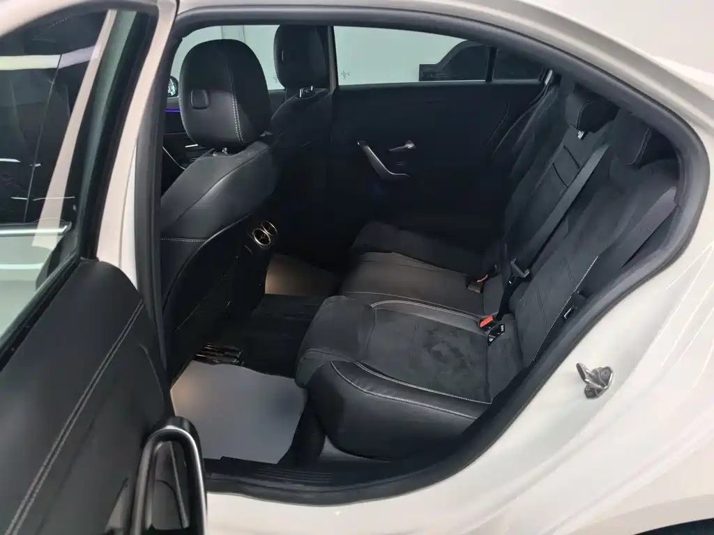 Mercedes-Benz A-Class 2022 — фото 18