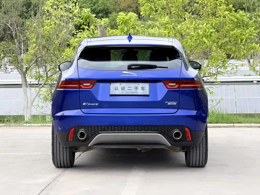 Jaguar E-PACE 2020 — фото 10