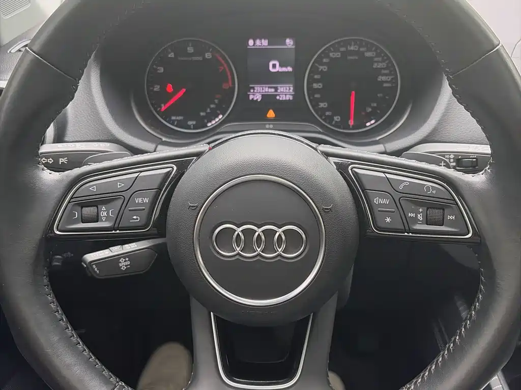 Audi Q2L 2022 — фото 11