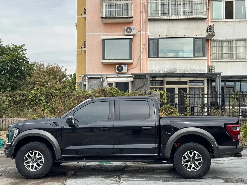 Ford F-150 Raptor 2023 — фото 10
