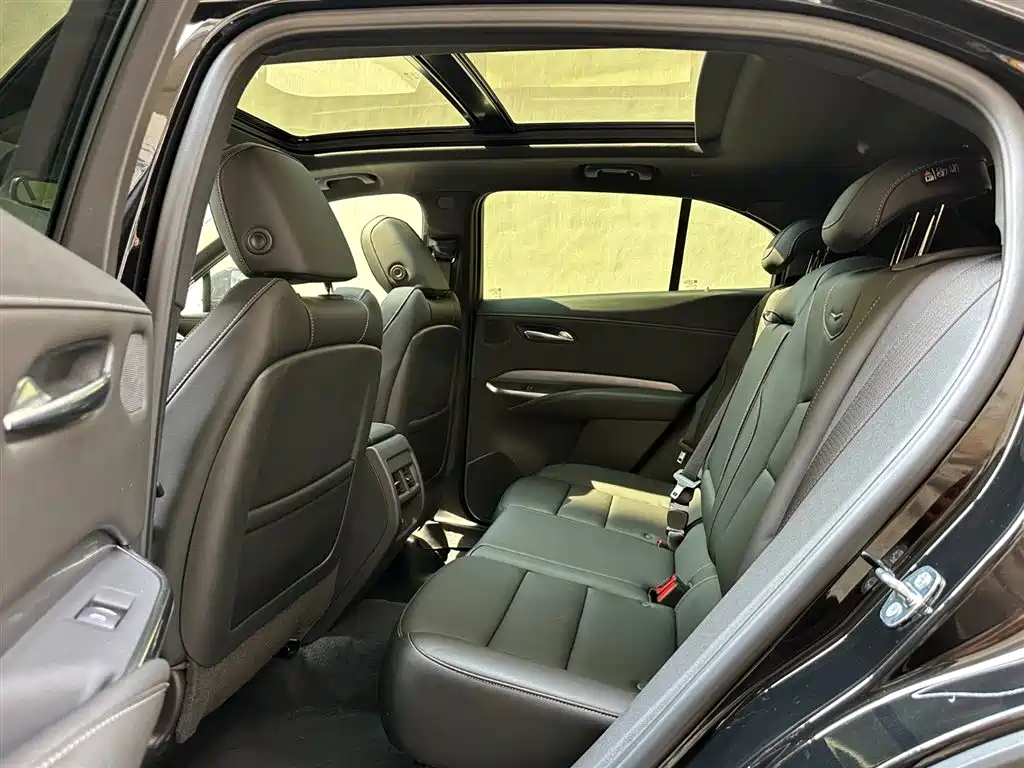 Cadillac XT4 2024 — фото 10