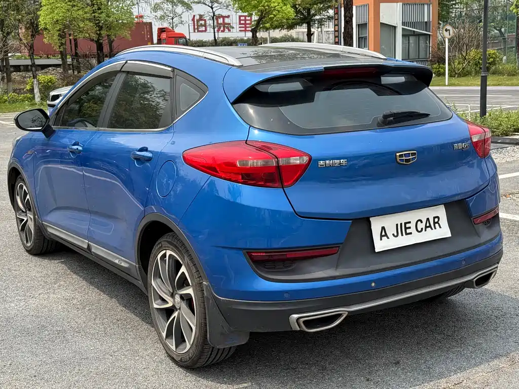 Geely Emgrand GS 2017 — фото 15
