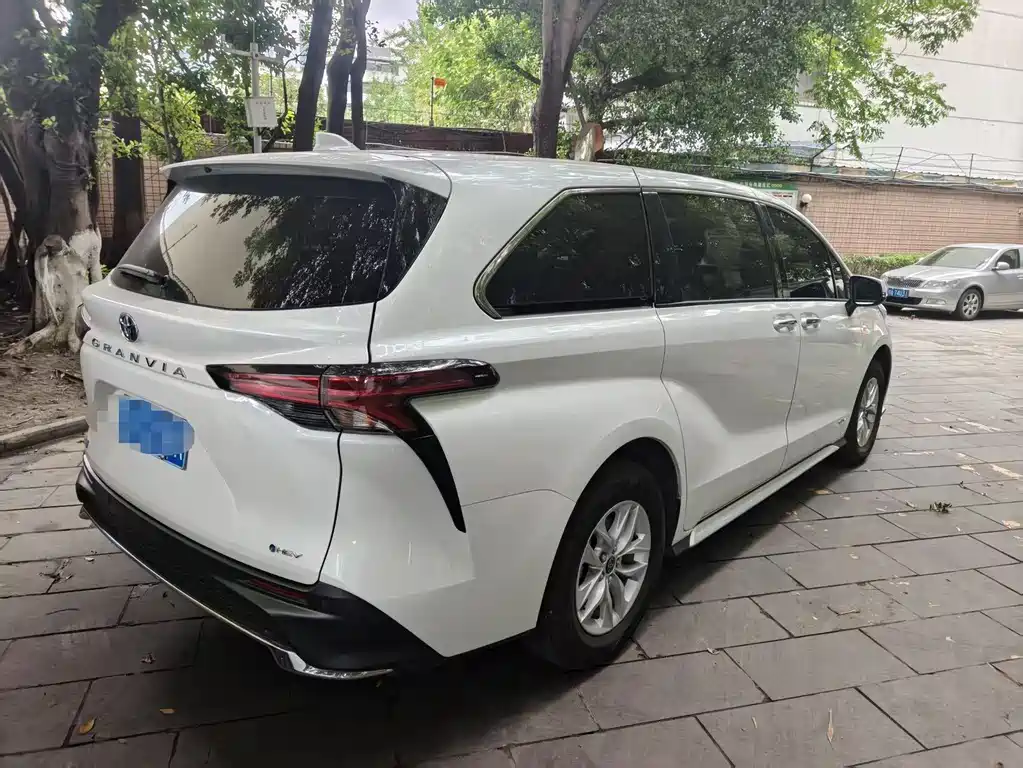 Toyota Sienna 2026