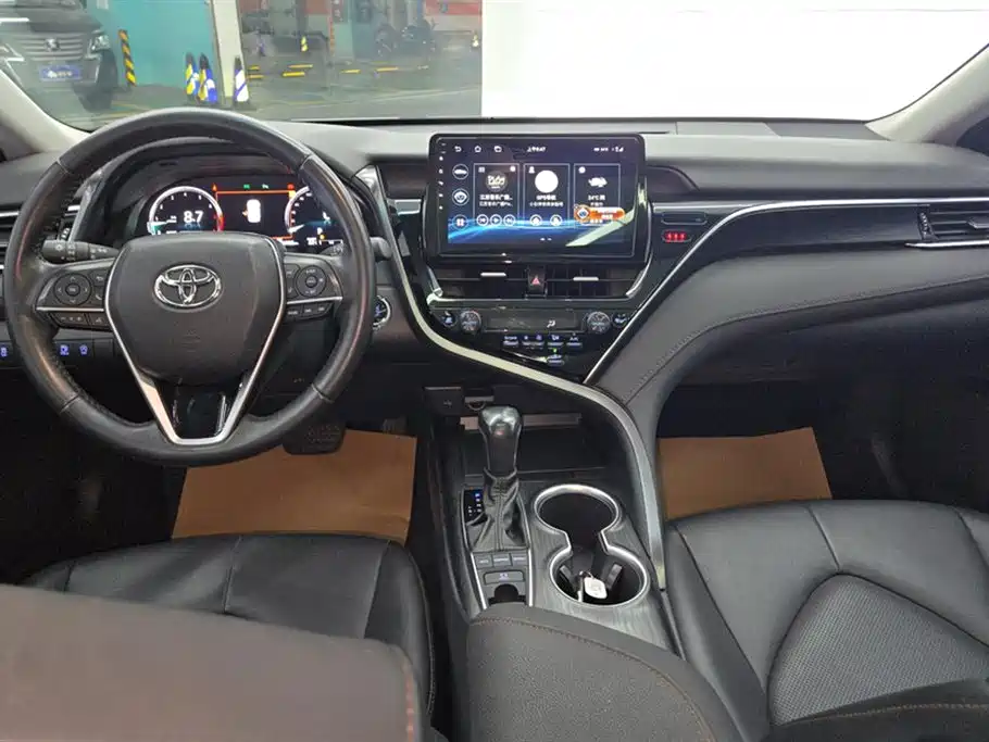 Toyota Camry 2022 — фото 12