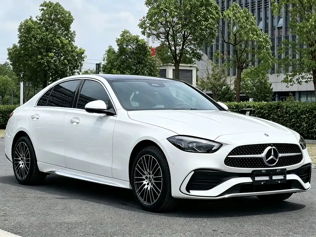 Mercedes-Benz C-Class 2026 — фото 3