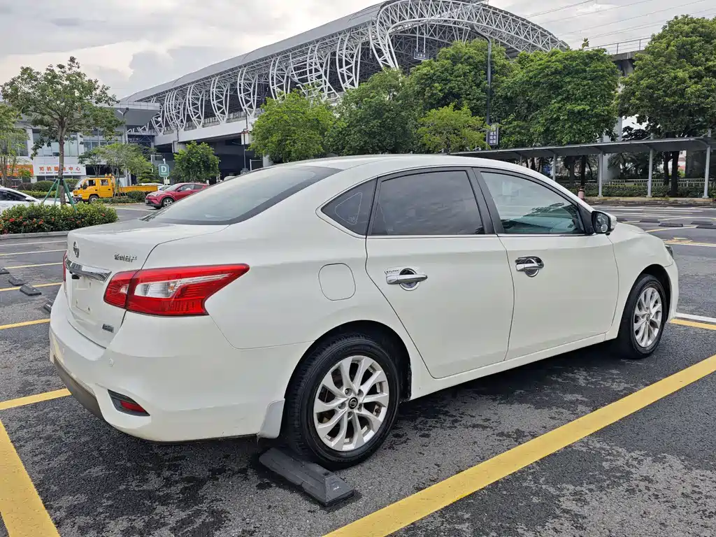 Nissan Sylphy 2017 — фото 23