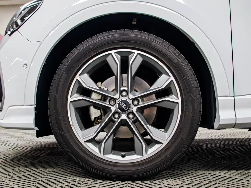 Audi Q3 2022 — фото 19