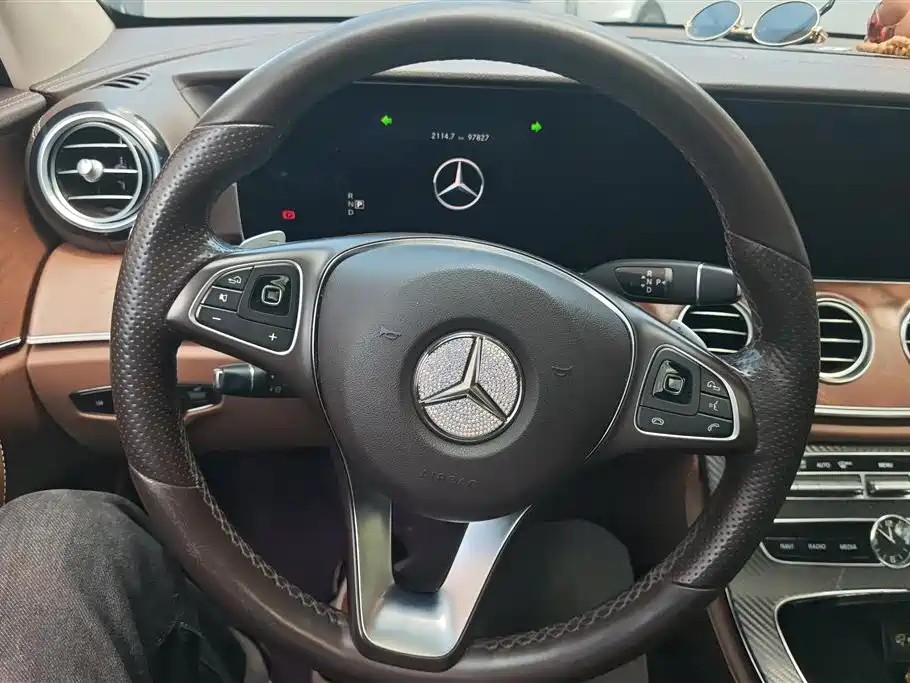 Mercedes-Benz E-Class 2017 — фото 15