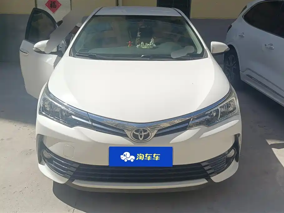 Toyota Corolla 2018 — фото 2