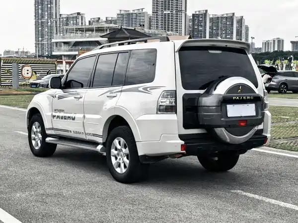 Mitsubishi Pajero 2019
