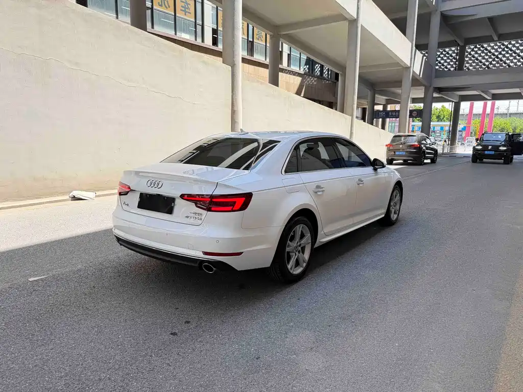 Audi A4L 2018
