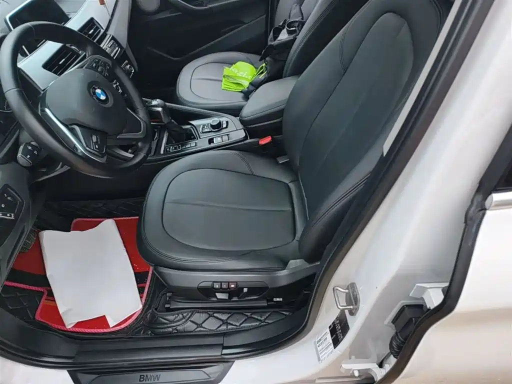 BMW X1 2017 — фото 15