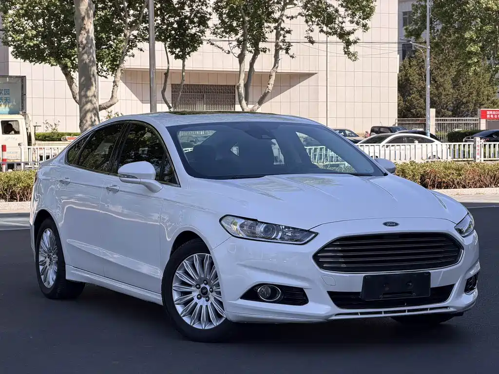Ford Mondeo 2014 — фото 3