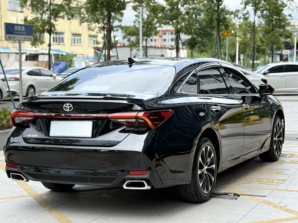 Toyota Avalon 2023 — фото 13