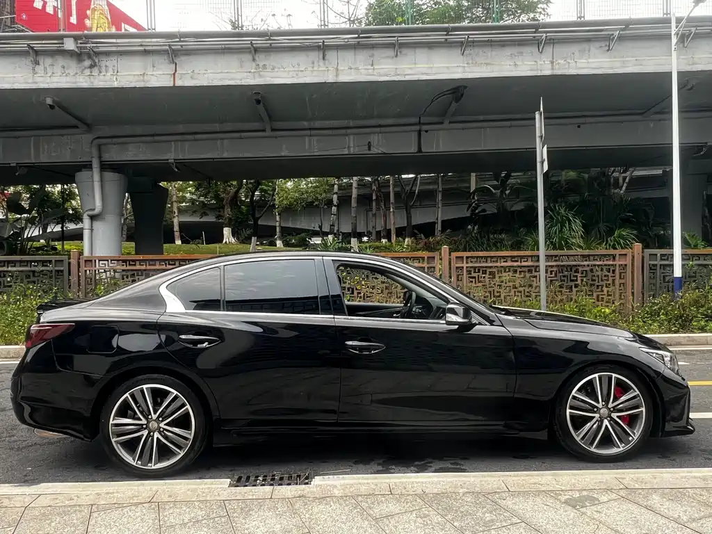 Infiniti Q50L 2015 — фото 11
