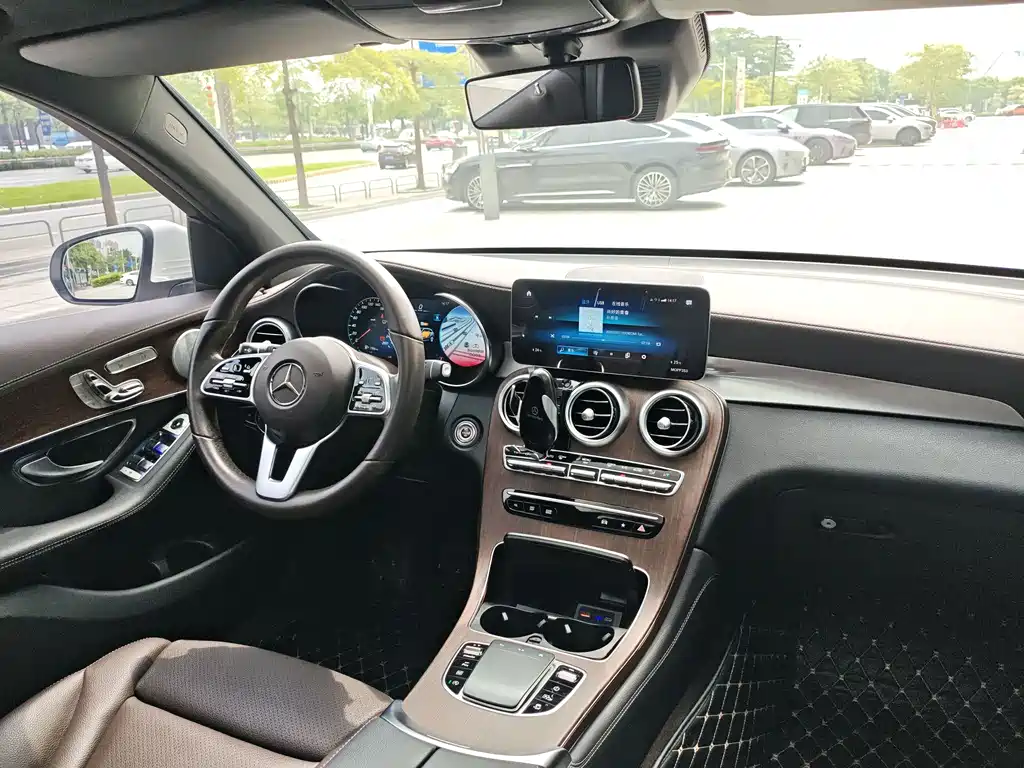 Mercedes-Benz GLC 2020 — фото 16